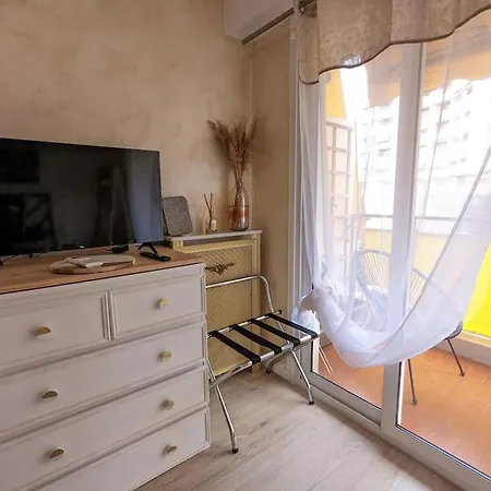 Studio Climatise Proche Commodites Et Parking 公寓